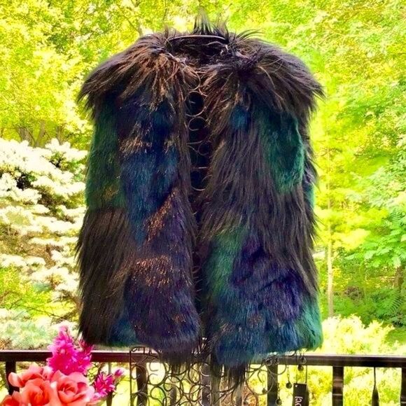 BLANK NYC PLUSH FAUX FUR VEST M NWT BLUE/BLACK COLOR BLEND - Picture 1 of 15